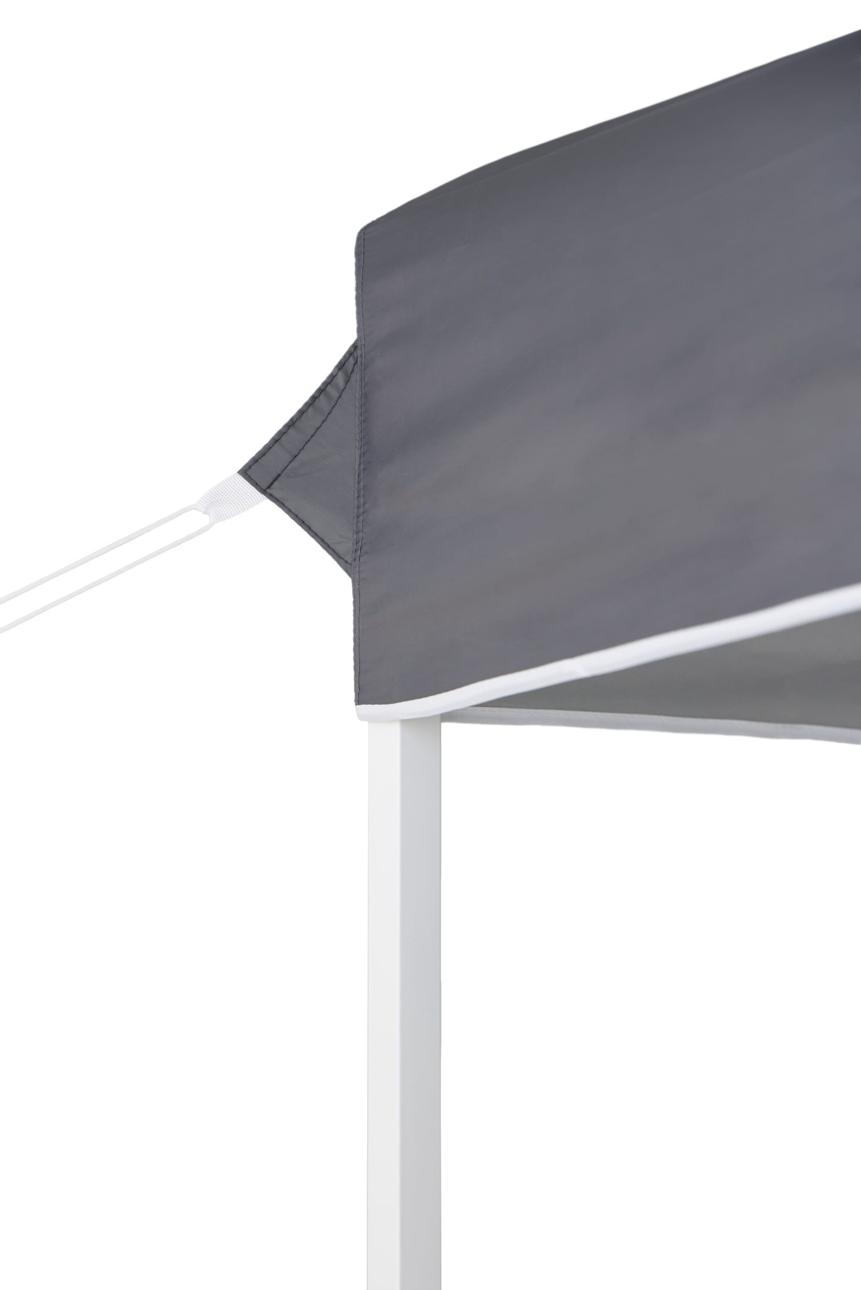 Detalle anclaje cuerdas Carpa Deluxe verde.